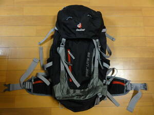 軽快で背中も涼しい！deuter　ドイター　TOUR LITE 32 ツアーライト32 バックパック いかがですか！！　