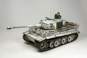 【完成品】タミヤ 1/35 ドイツ 重戦車 タイガー Ⅰ 初期生産型 S04号車 冬季迷彩