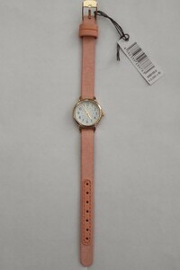 送料無料！新品未使用！Nattito レディース腕時計/サーモンピンクのベルト/2000円+税のお品