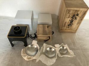 未使用本錫製三ツ重揃　３盃　溜め塗り台　大阪市澪つくし　木箱入　送料込