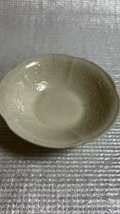 中国古美術　唐物　明時代　白磁　印花葵口皿　