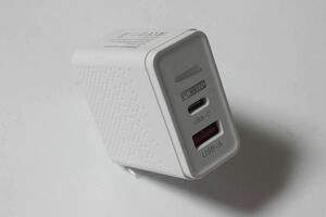 PD 充電器 65w 充電器 type-c ＋USB ２ポート新品 送料無料 White