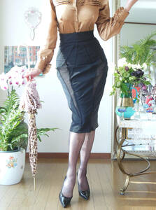 イタリア製*68000円 ELISABETTA FRANCHI*凝った美形立体剥ぎのハイウエストペンシルタイトスカート*黒ブラック網*エリザベッタフランキ40SM