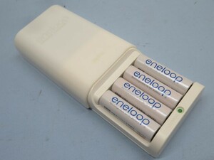 ★SANYO NC-TGN01 単３形・単４形兼用充電器 Eneloop サンヨー エネループ 単三形ニッケル電池4本付き USED 93408★！！