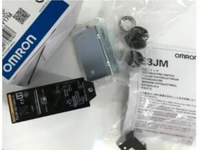 新品★OMRONオムロン 光電センサー E3JM-DS70M4-G