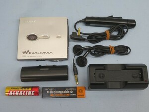 MDLP対応★SONY MZ-E700 ポータブルMDプレーヤー シルバー WALKMAN ソニー ウォークマン ニッケル電池/充電器付き 動作品 93989★！！