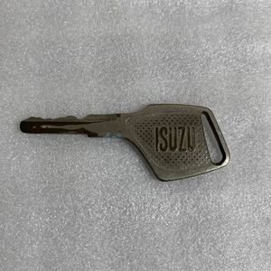 ISUZU　いすゞ　純正　レトロ　アンティーク　コレクション　当時もの　鍵　キー　中古品