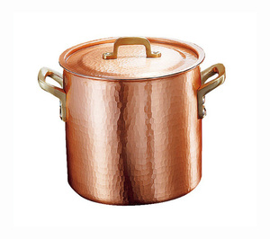 ☆銅製手造り深型両手鍋２０ｃｍ（容量約６.２Ｌ）１個鎚目入手造りの輝き伝統の逸品新光堂日本製新品