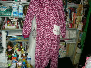 キティ　着ぐるみ　もこもこ　パジャマ　ピンク　豹柄　男性に　１９７６　２００９　日本製　ポリエステル１００％　肩からの総丈１４０cm