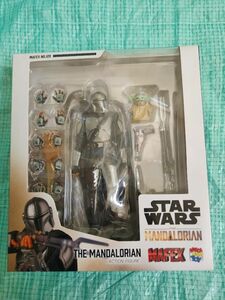 【新品 未開封 箱潰れあり】MAFEX マフェックス No.129 スターウォーズ THE MANDALORIAN ザ・マンダロリアン アクションフィギュア　⑤