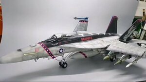 Revell 1/32 アメリカ海軍 F/A-18F スーパーホーネット 組立塗装済完成品