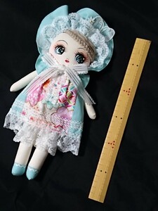 昭和レトロ風、手作り文化人形。ハンドメイドドール。ミントグリーン色、薄茶髪、和柄、白レース。新品。