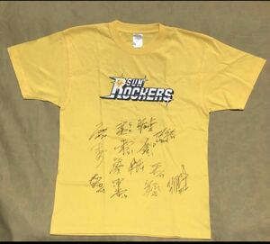 バスケット選手サイン　SUN ROCKERS 選手サインTシャツ　希少（14名）選手サイン　未使用品