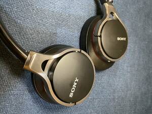 SONY MDR-10R ソニー 有線ヘッドホン 高音質 ハイレゾ 対応 ヘッドフォン 密閉型ヘッドホン 訳あり ジャンク品 ケース付き　オーバーイヤー