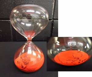 y5298 ガラス製 ムーミン 砂時計 ミー 北欧 15分計 トーベヤンソン 置物　コレクション　インテリア　雑貨