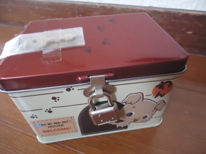 サンリオ　ちびまる/チビマル/CHIBIMARU　鍵付き缶BOX/小物入れ/スチール製：おうち型/ハウス/2003年製