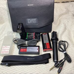 SONY デジタルデンスケTCDーＤ10 ケース　アダプター　　マイク、バッテリー　バッテリーチャージ　ストラップ　車からDCPー80