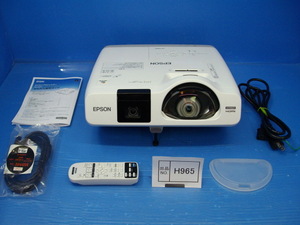 H965　エプソン　超短焦点プロジェクター　EB536WT　3400lm　ランプ130ｈ　リモコン・HDMIケーブル・レンズカバー他付き　投影良好品