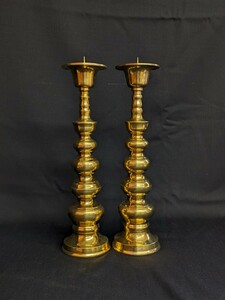 未使用経年保管品 古い 仏具 真鍮製 燭台 一対 高さ約32cm 蝋燭台 蝋燭立 仏壇