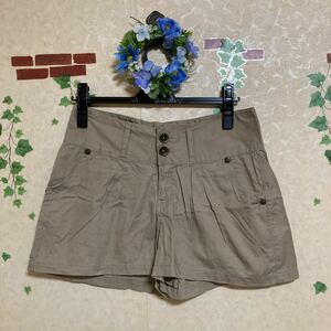 L パンツ ベージュ 女性 レディース ショートパンツ 短パン ボトム 春 夏 秋 ホットパンツ ショーパン 無地 タック ボトムス 綿100%