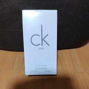 新品未開封 カルバンクライン Calvin Klein シーケーワン オードトワレ ck-one EDT 200mL クリスマス ギフト 爽やか スプレー付属 新品 CK