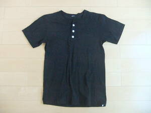 VELVA SHEEN T-SHIRTS black ヘンリーネックTシャツ