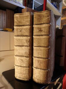 アリストテレス全集全2冊１６２９年パリ刊。ギリシャ語ラテン語対訳。