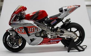 1/12 タミヤ　ホンダ　RC211V　フォトナルホンダ　グレシーニ　　加藤大二郎＃74　2002