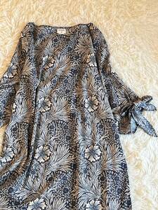 H&M　WILLIAM　MORRIS　ウィリアムモリス　EUR38　☆　濃紺系花・フラワー・植物柄ワンピース②