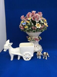 インテリア 置物 陶器 オブジェ 4点 アートフラワー 陶花 ブーケ 花束 ロバ 荷車 鉢カバー 犬 コッカースパニエル ビーグル 管50460020