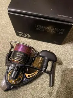 15トーナメントISO 2500SHLBD+RCSフルカーボンスプールDAIWA