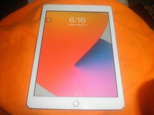 iPad 5th 9.7 WiFi model 32GB MP2G2J/A USED