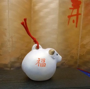 民芸　牛の土鈴　縁起物　干支　開運　丑 traditional earthenware bell years of ox ceramic figurine chinese zodiac good luch talisman