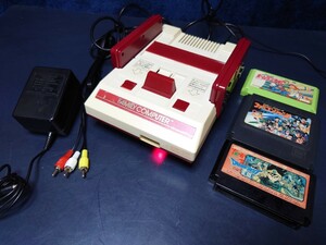 任天堂 AV仕様ファミコン 前期 ファミコン すぐ遊べるセット アダプター ソフト3本 ドラクエ 縦縞対策 スイッチ・オンで光る Nintendo