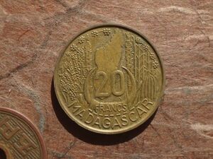 マダガスカル　20Francs　アルミ青銅　1953年　KM#7　(23.6mm, 4.1g)