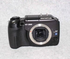 [is241]デジタルカメラ OLYMPUS E-300 一眼レフ　　 digital camera