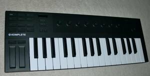 Komplete Kontrol M32