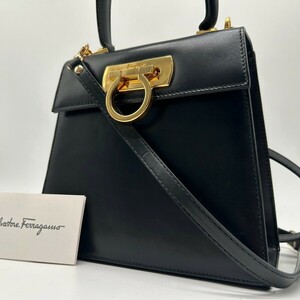 極美品◆ サルヴァトーレフェラガモ FERRAGAMO ミニ ハンドバッグ ショルダーバッグ 2way ガンチーニ ゴールド金具 レザー 黒 ブラック 鞄