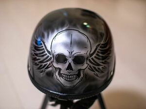 ダックテール　装飾用　ヘルメット 黒×シルバードクロ　バイク　ペイント　ハーレー　ドラッグスター バルカン　レブル　マグナ250