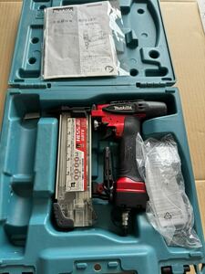 マキタ 高圧仕上釘打 赤 AF551H　釘打ち機　即納　領収書可　送料一律　釘打ち機 MAKITA 