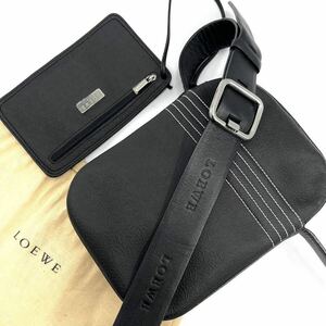 【極美品】LOEWE ロエベ　ショルダーバッグ リピートアナグラム PVC レザー　サコッシュ　シルバー金具　ステッチ　メンズ　ポーチ付き 黒