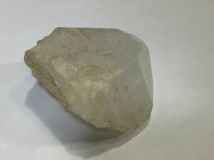 1S.鉱石 　水晶　8×8×5㎝　330ｇ　2F18AA