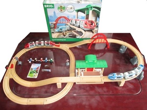 ★中古品 BRIO 33512 Travel Switching Set ブリオ トラベルレールセット 青い列車はバッテリーパワー式 エレベーター 42ピース 木製玩具★