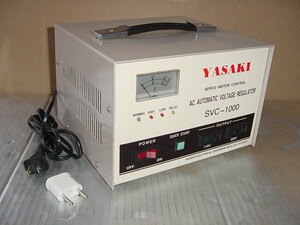 ★★YASAKI AC 自動電圧調整装置、入力:AC 50V～130V/160V～250V(選択可能)出力:110/220V、50/60Hz、SVC-1000、1000VA(動作確認済み)未使用