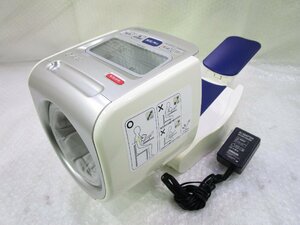 ◎展示品 オムロン OMRON HEM-1020 スポットアーム 上腕式血圧計 デジタル自動血圧計 アダプター付き w51513