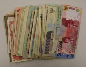 インドネシア ルピア 計449648ルピア まとめて おまとめ 大量 海外紙幣 外国紙幣 紙幣 旧紙幣 古紙幣 古銭