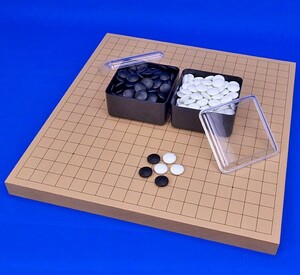 囲碁セット　新桂1寸ハギ卓上碁盤セット(ガラス碁石桜・プラ角箱)【囲碁将棋専門店の将碁屋】