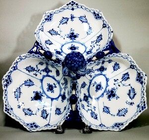 【超レア】ロイヤルコペンハーゲン ブルーフルーテッド フルレース トライアングルボウル/ blue fluted full lace cabaret set of 3bowls　