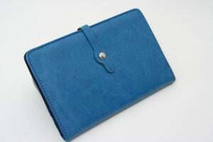送料無料◆合成皮革◆収納いっぱい◆手帳型ウォレット(ブルー)