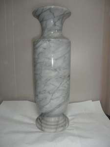 ＠＠大理石　壺　大理石の壺　花瓶　インテリア　雑貨　重さ7.3kg　径15.2cm　高さ46cm　落款あり　作者不明